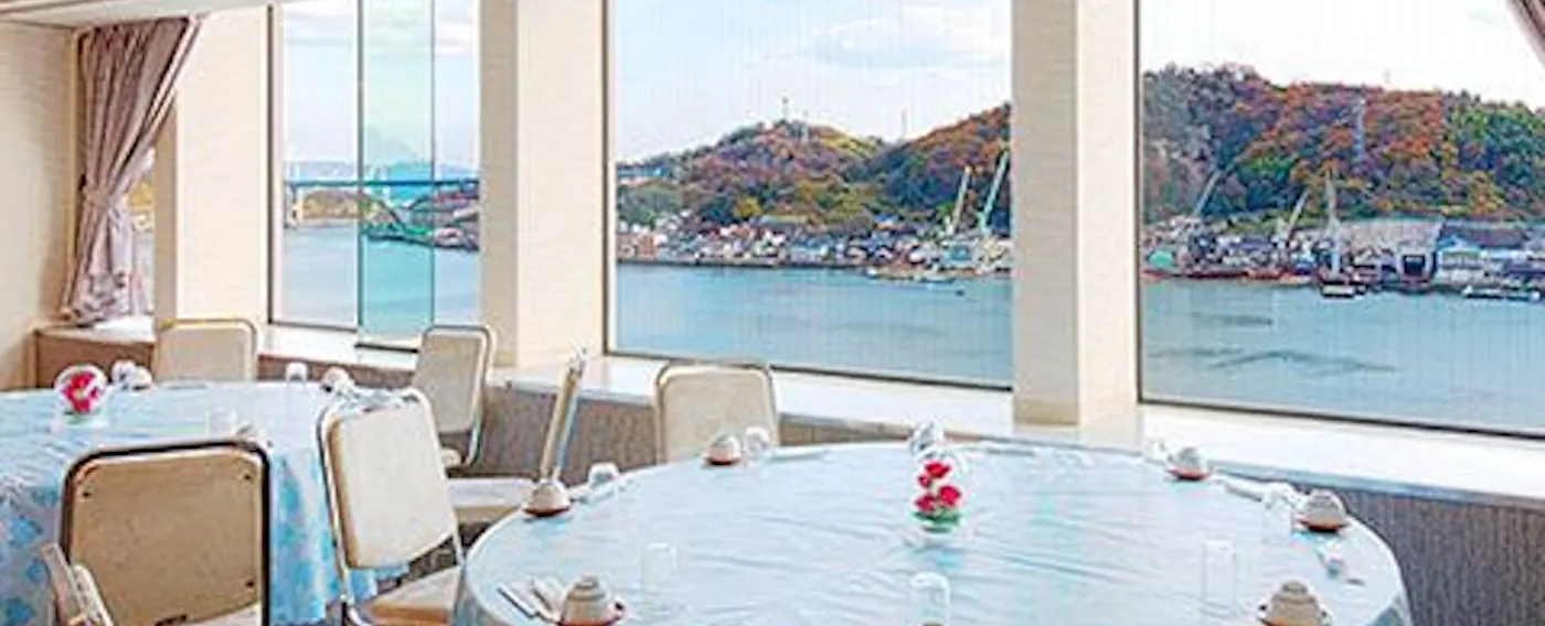 ห้องจัดเลี้ยงใหญ่ นกยูง